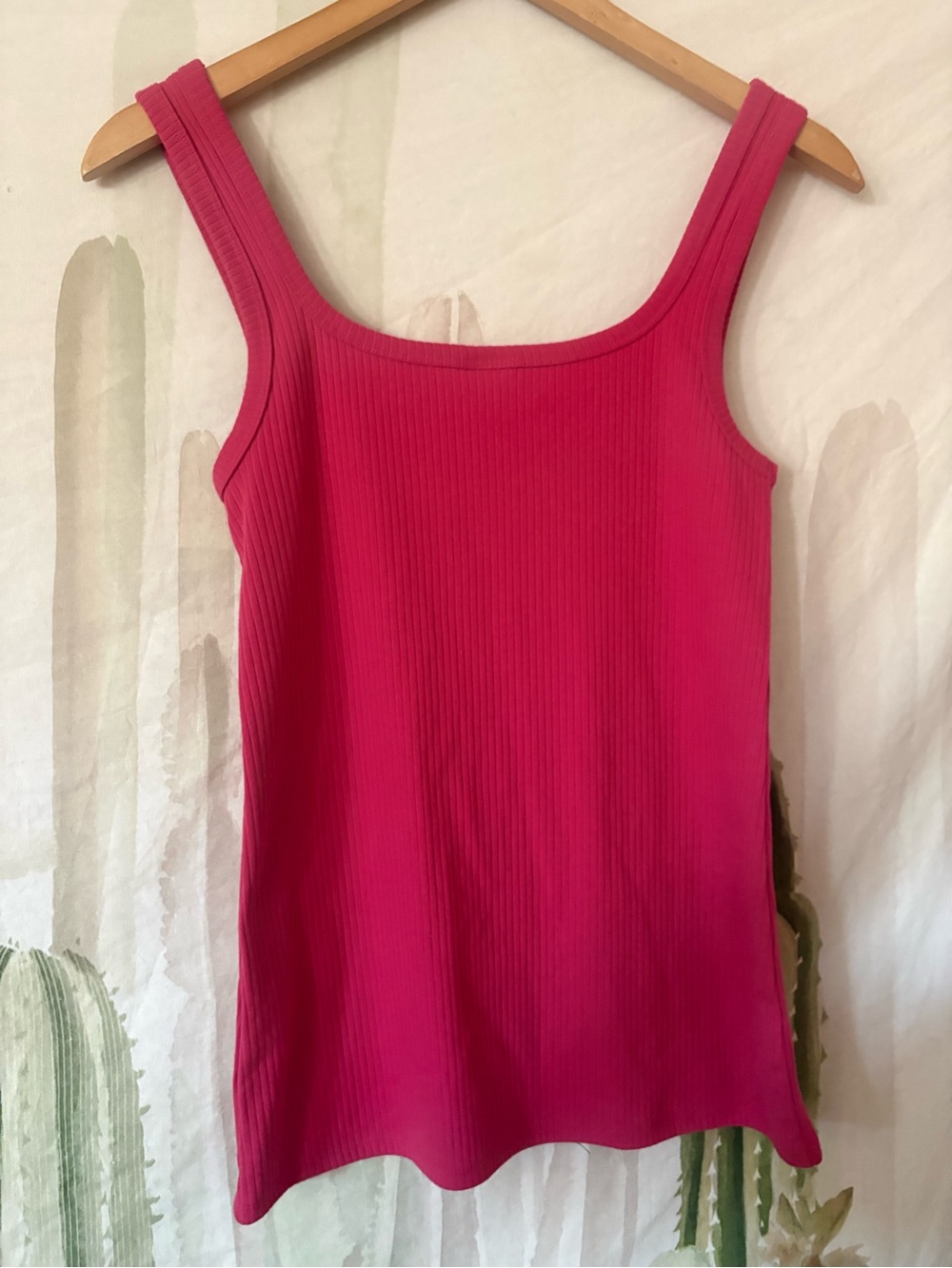 Melrose and Market Fitted Ribbed Tank Top - Hot Pink šµM - Picture 2 of 7